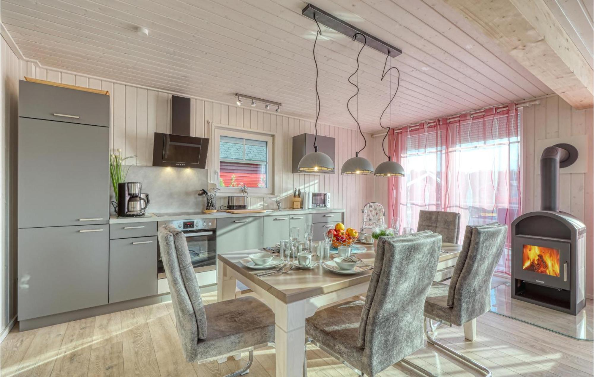 2 Bedroom Nice Home In Zerpenschleuse Εξωτερικό φωτογραφία